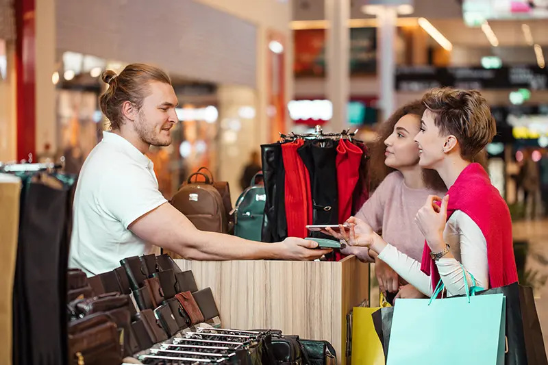 Monetique centralisee et reseau de magasins quels benefices